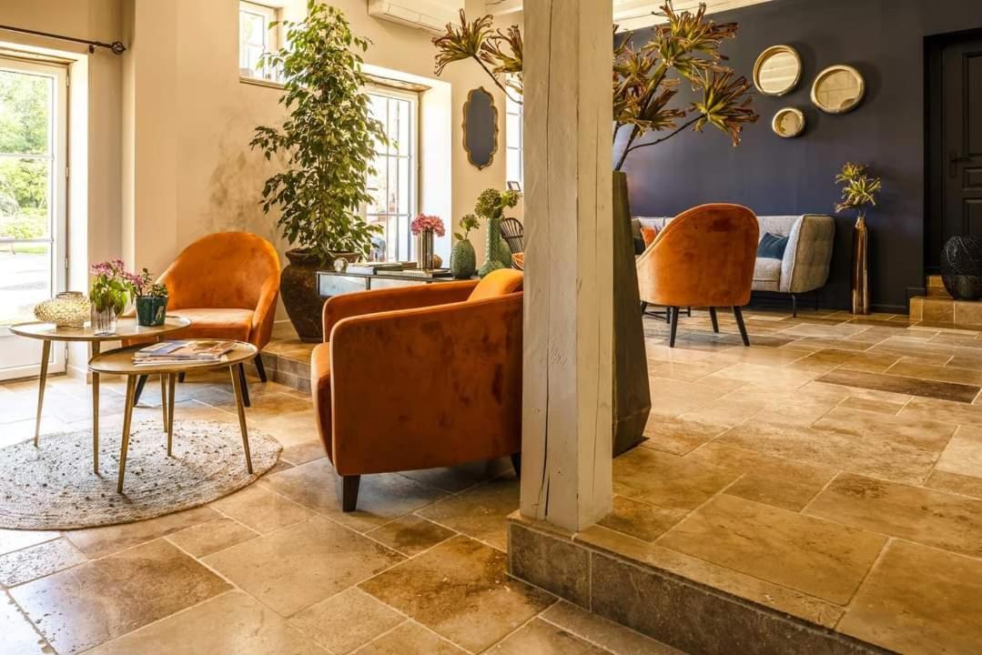 Neuvy-le-Roi Domaine De La Limetiere酒店 外观 照片